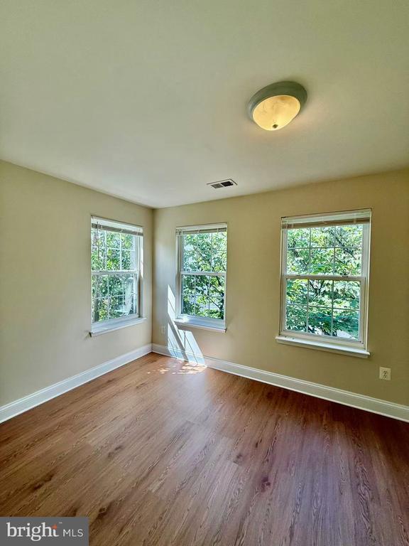 Building Photo - 11818 Regents Park Dr