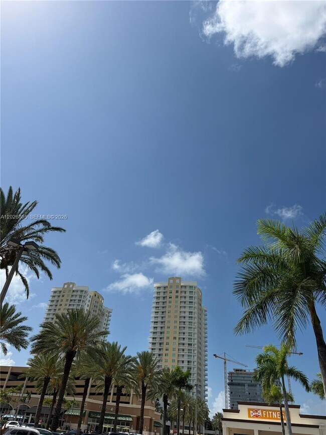 Building Photo - 1755 E Hallandale Beach Blvd