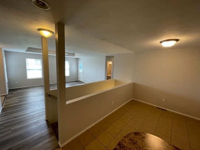 Building Photo - TOTALLY REMODELED - Ozark Walk out Basemen...