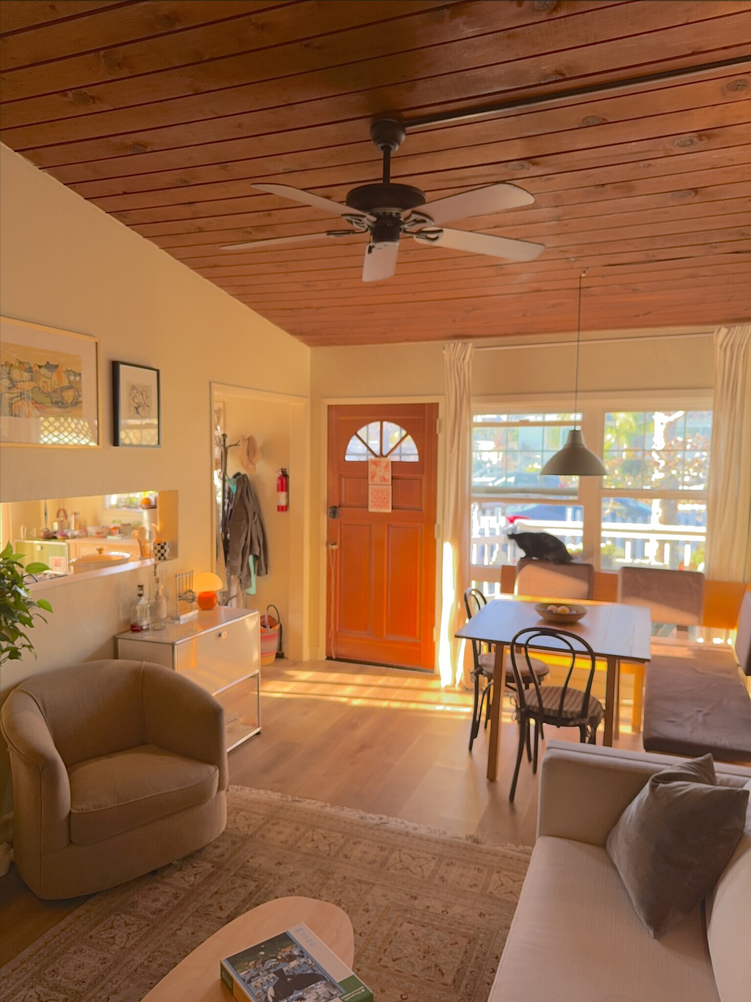 Building Photo - 2075 Thomas Ave