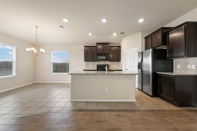 Building Photo - 208 Plata Ln
