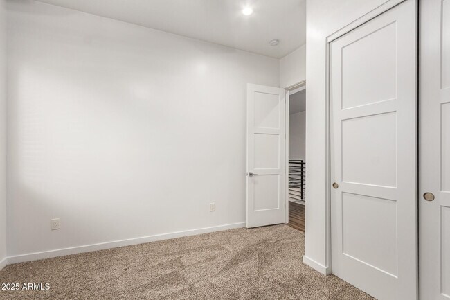 Building Photo - 6622 N 16th St