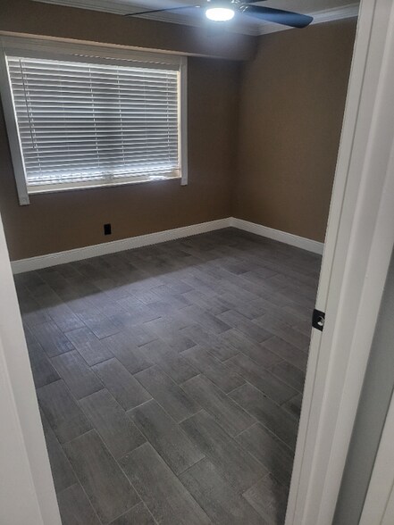 Building Photo - 3100 W Rolling Hills Cir