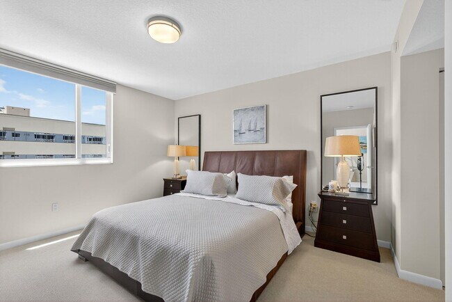 Building Photo - 1551 N Flagler Dr