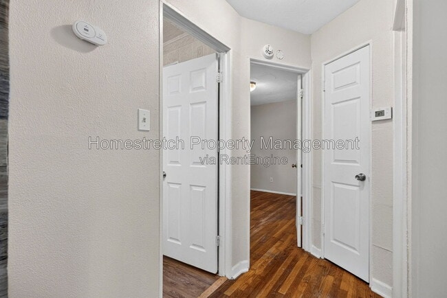 Building Photo - 10512 Earl Dr
