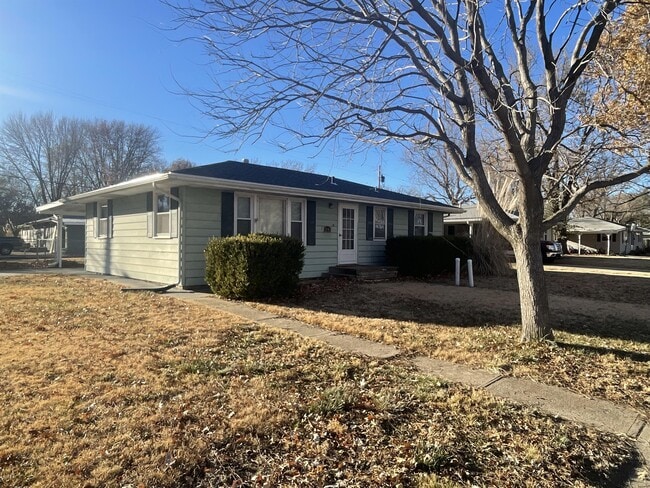 Building Photo - 2401 Brockman St