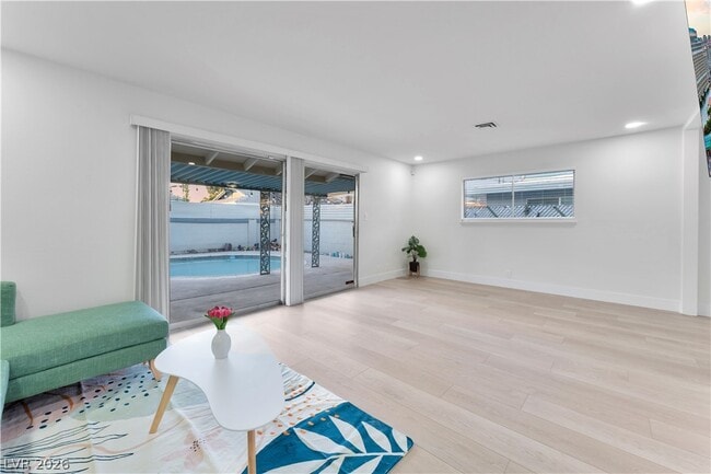 Building Photo - 105 Marigold Ln