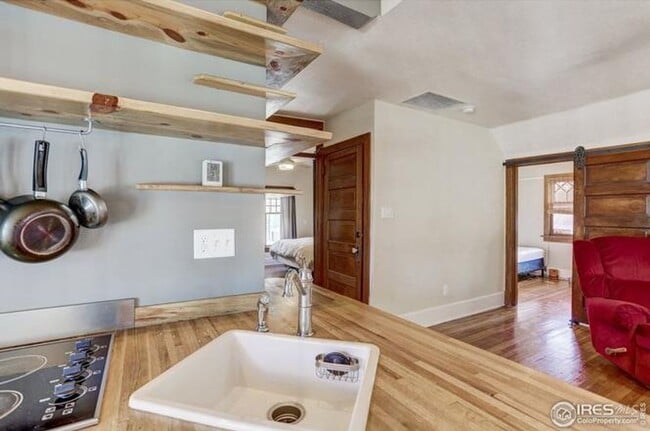 Building Photo - 719 Remington St