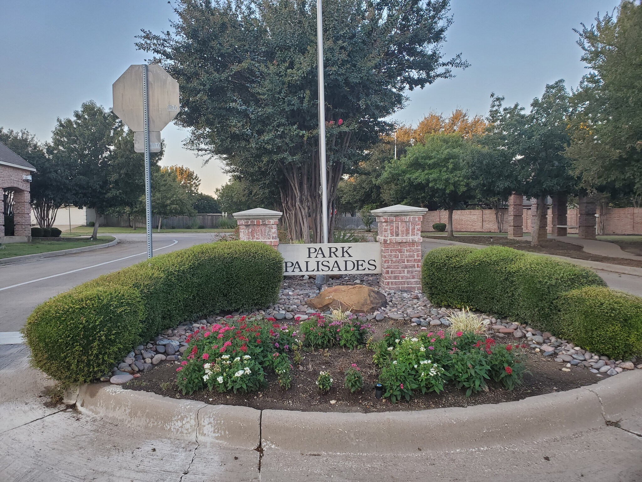 Building Photo - 6812 Coldwater Canyon Rd