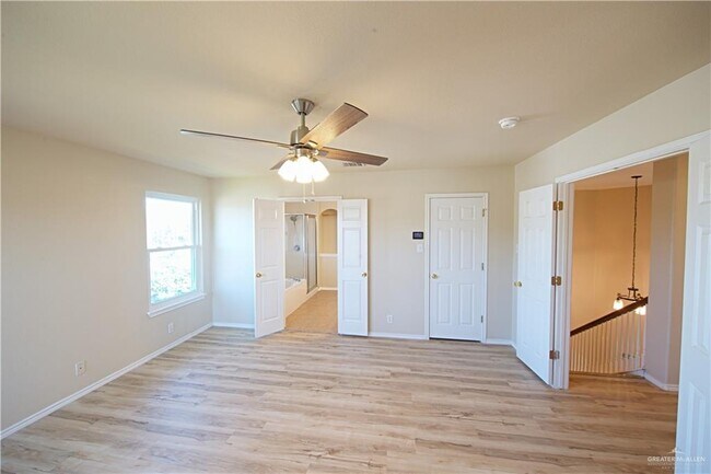 Building Photo - 27 Fern Ave W