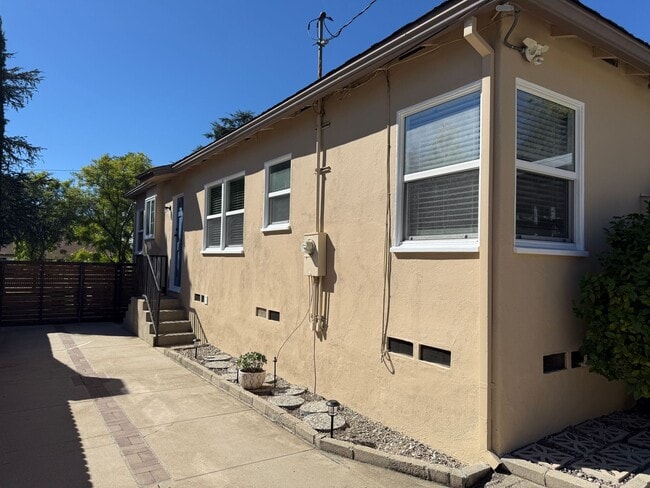 Primary Photo - Amazing 3 Bedroom Montrose Home!