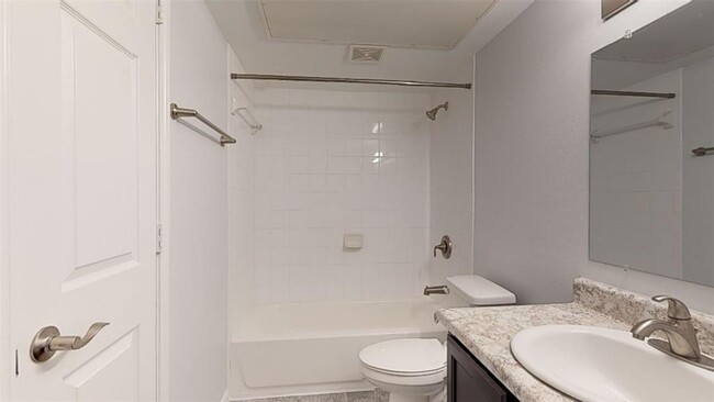 Building Photo - 1860 White Oak Dr