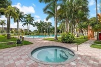 Building Photo - 9350 Fontainebleau Blvd