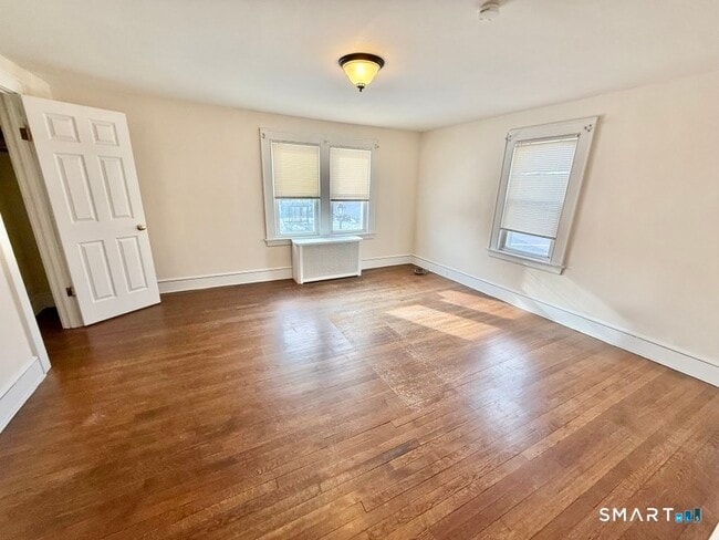 Building Photo - 26 Bridgeport Ave