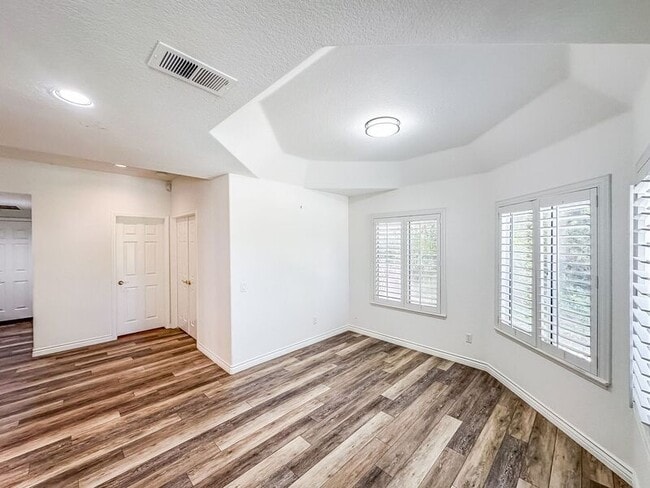 Building Photo - 32971 N Peak Dr