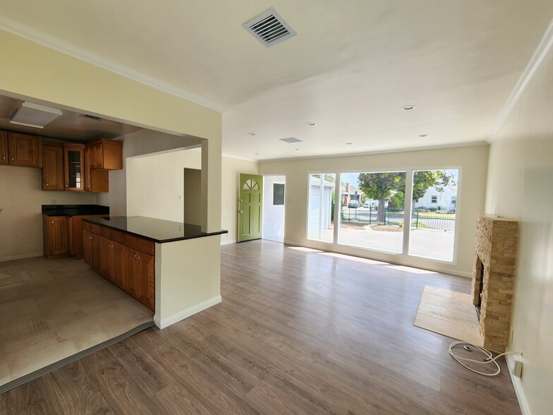 Building Photo - 6621 Chimineas Ave