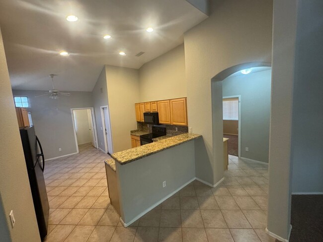 Building Photo - 3 Bedroom - 2 Bath - 1611 Sq. Ft. - Power ...