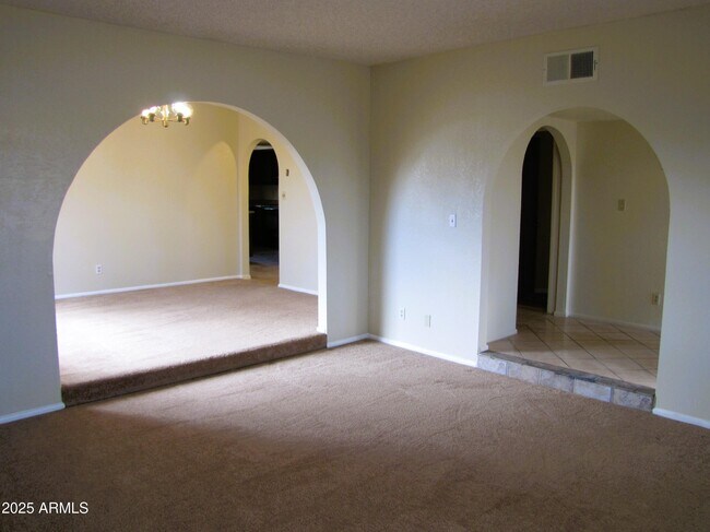 Building Photo - 632 Suffolk Dr