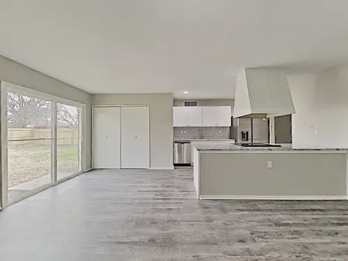 Building Photo - 10214 Deer Hollow Dr
