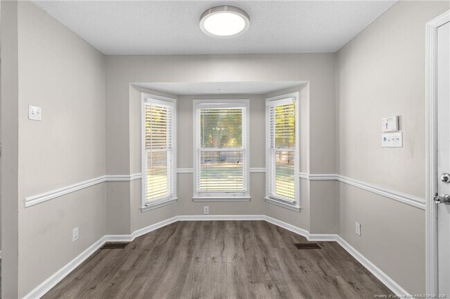 Building Photo - 2713 Leabrook Dr