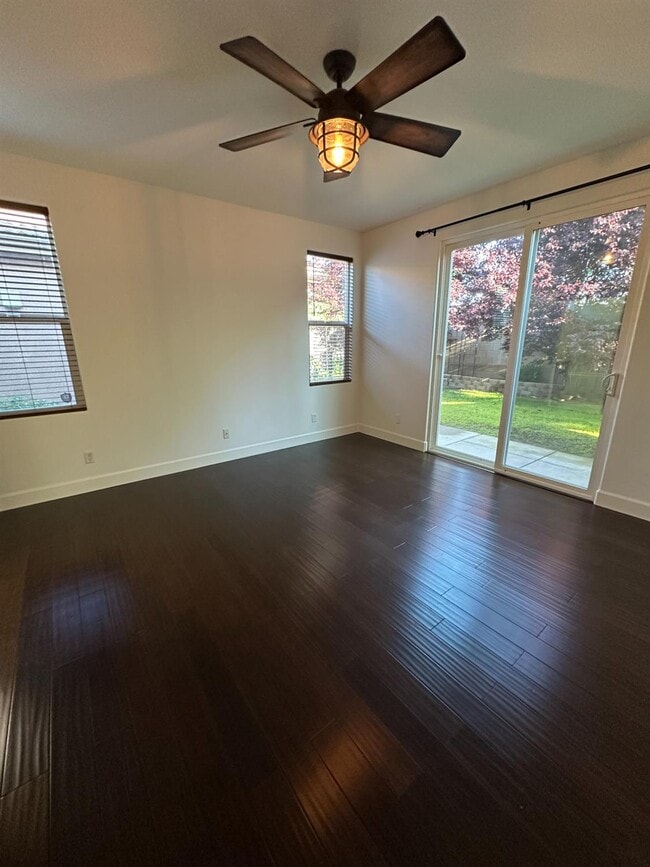 Building Photo - 3521 Buckingham Ave