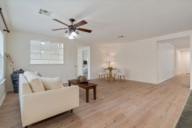 Primary Photo - 708 Yosemite Trail