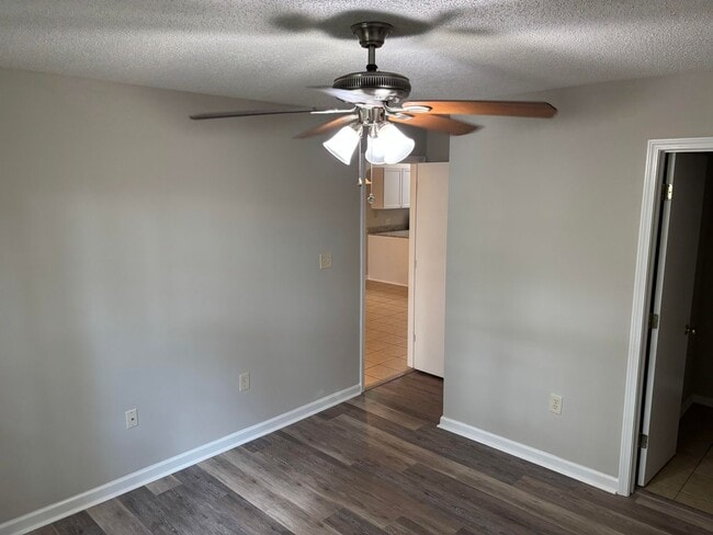 Building Photo - 2-Bedroom, 2-Bathroom Condo with Balcony, ...