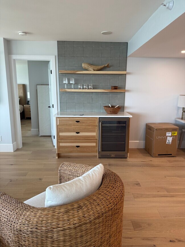 Building Photo - VACATION RENTAL - SNOW BIRDS - Monthy rental in Daytona Beach Shores