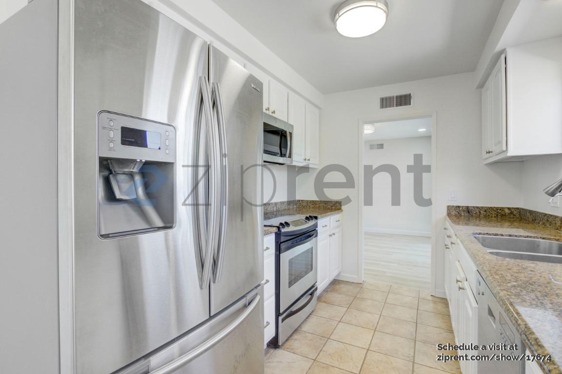 Building Photo - 166 Madelia Pl