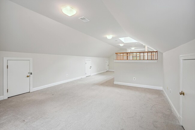 Building Photo - 3525 Williamsburg Ln NW