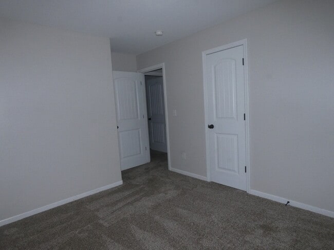 Building Photo - 11407 N Bristol Ave