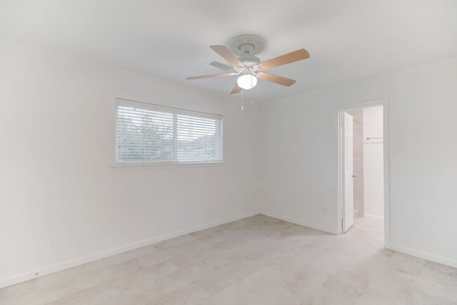 Building Photo - 726 Parkhill St