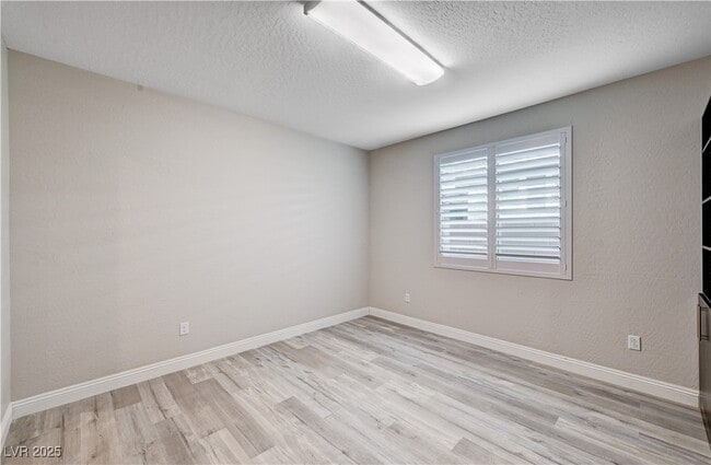 Building Photo - 2110 Millergrove Ave