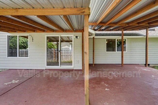 Building Photo - 1075 Mildred Ln SE