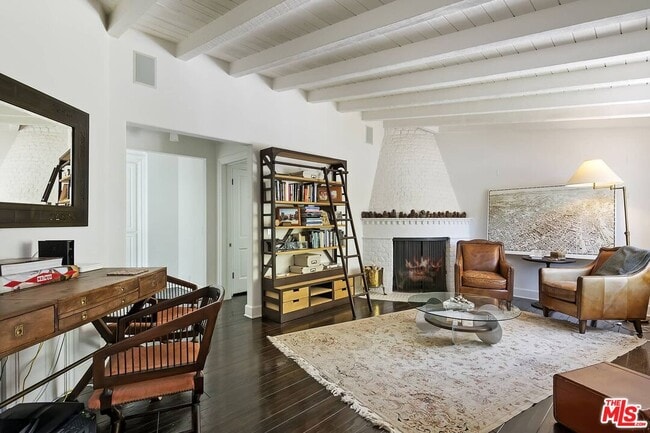 Building Photo - 111 S Glenroy Ave