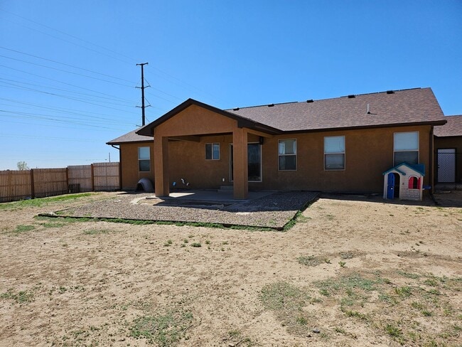 Building Photo - ALL PROSPECTIVE TENANTS MUST SUBMIT A $58 ...