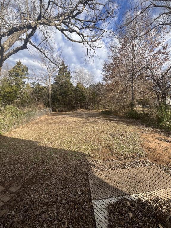 Building Photo - 1512 E 8th Ave