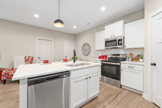 Building Photo - 12719 W Cowboy St