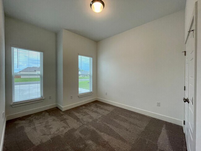 Building Photo - 14030 Trailhead Dr