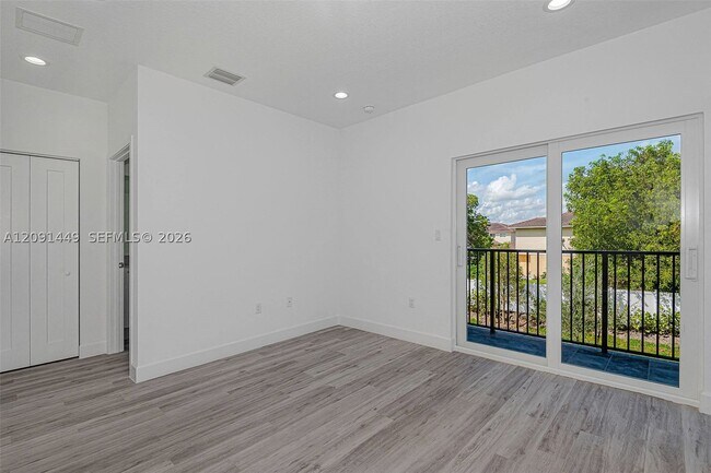 Building Photo - 1313 NW 27th Ave