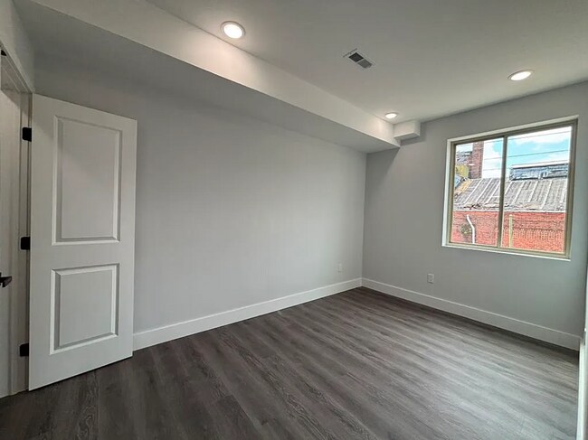Building Photo - 675 N 41st St