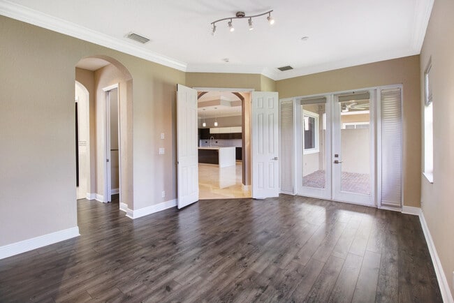 Building Photo - 12370 NW 78th Manor