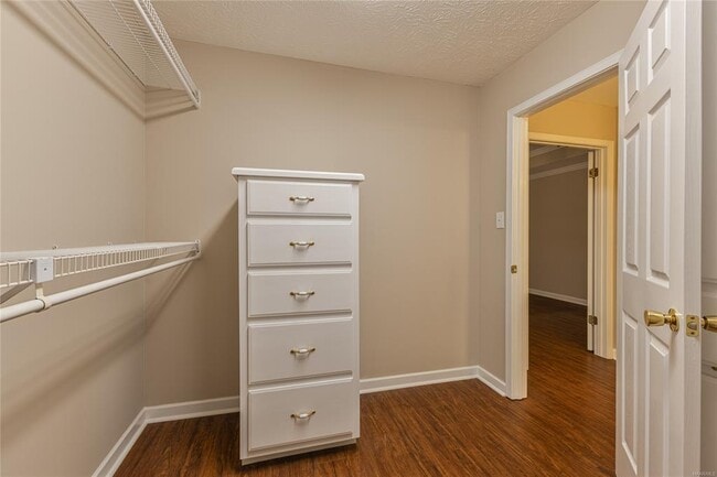 Building Photo - 1703 Pebble Creek Dr