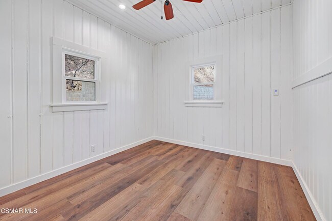 Building Photo - 641 W La Loma Ave