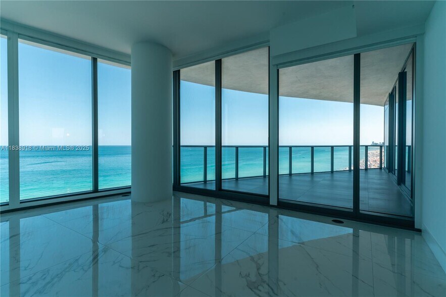 Building Photo - 15701 Collins Ave