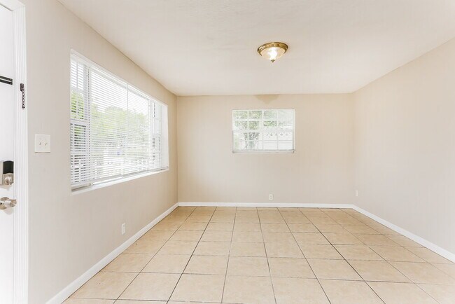 Building Photo - 1564 NW 3rd Way