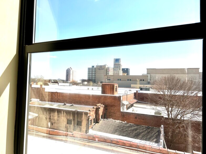 Building Photo - 936 Broad St