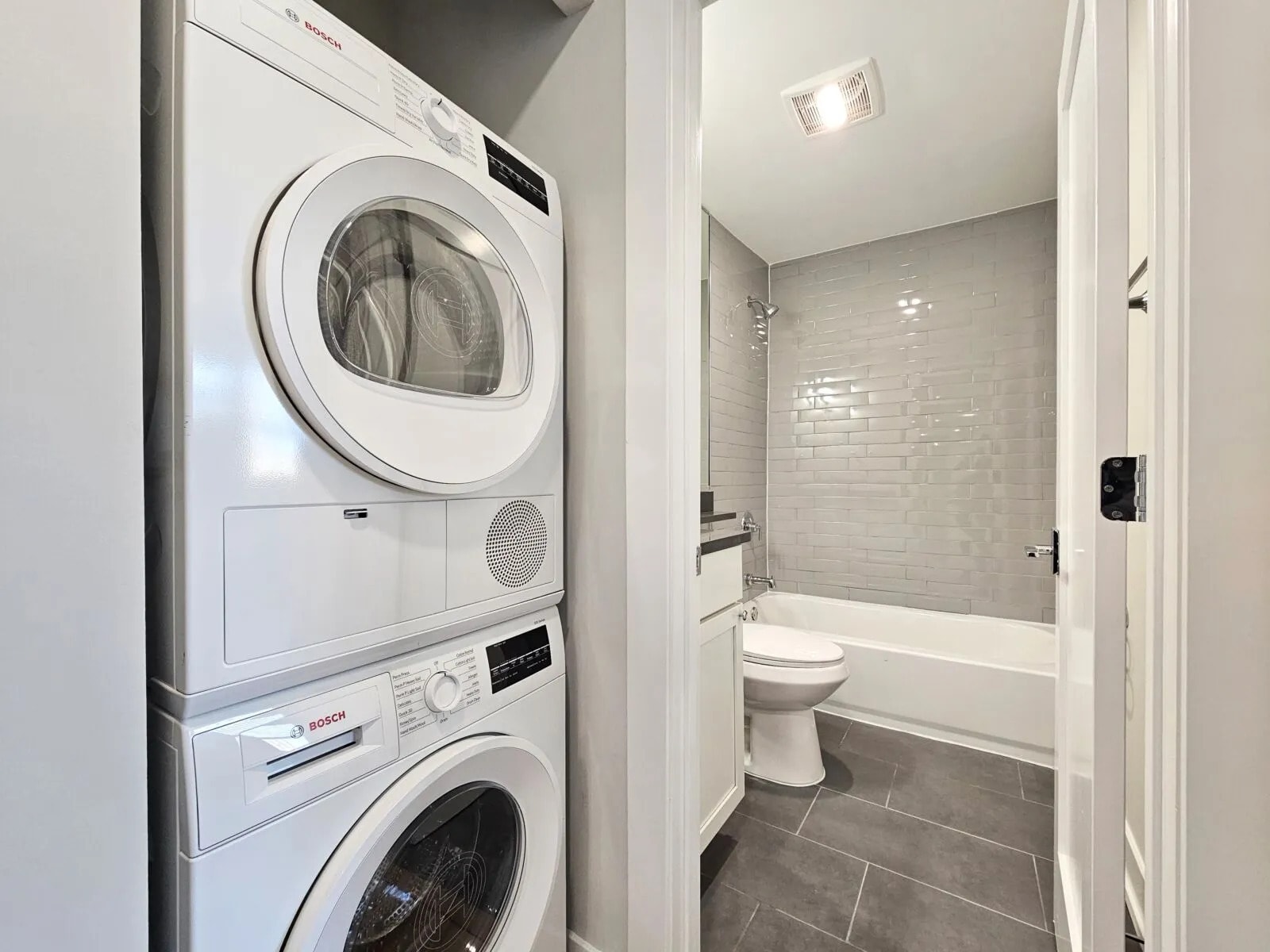 Building Photo - 540 W Aldine Ave