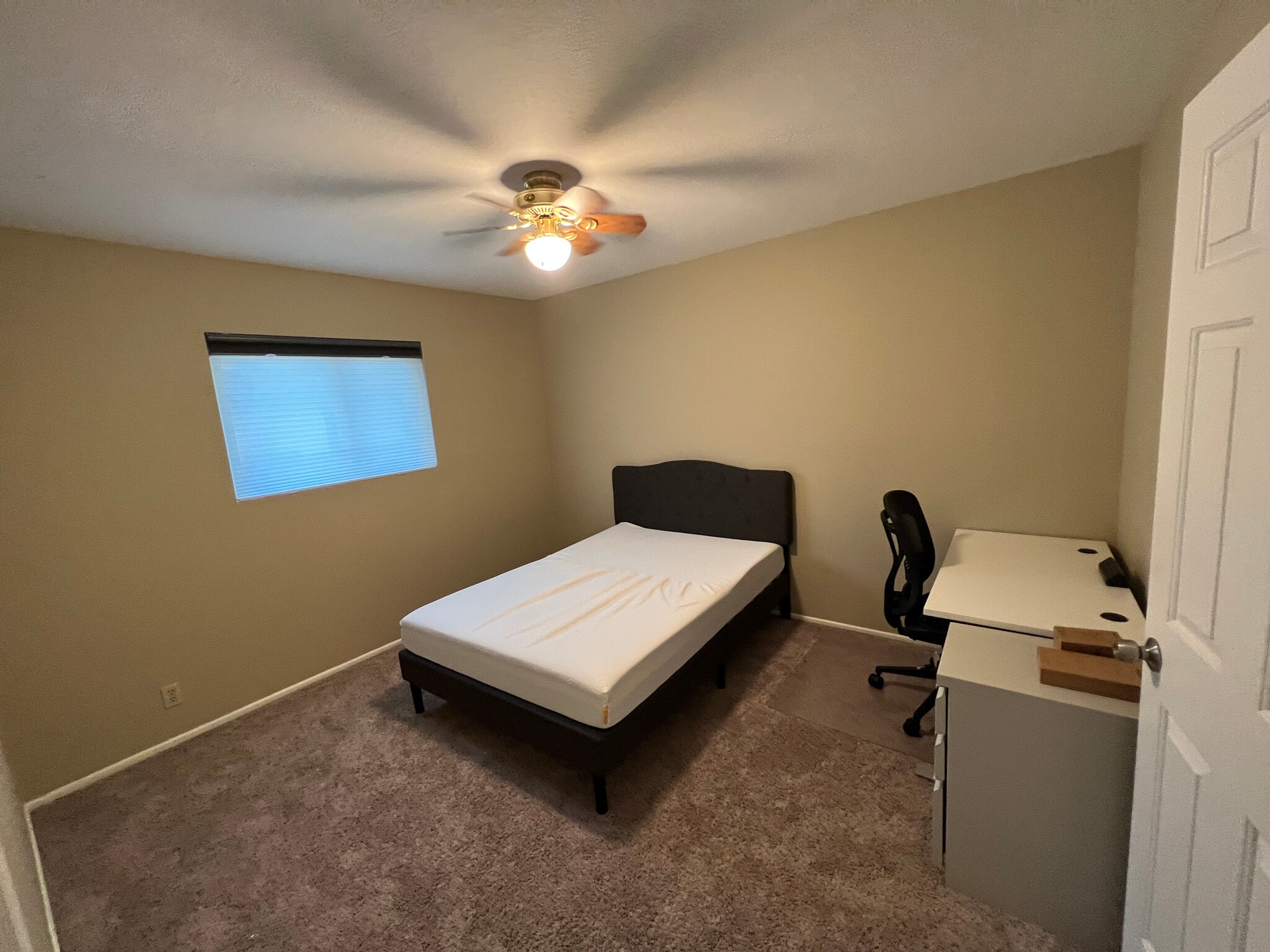 Bedroom 4 - 1324 W 13th St