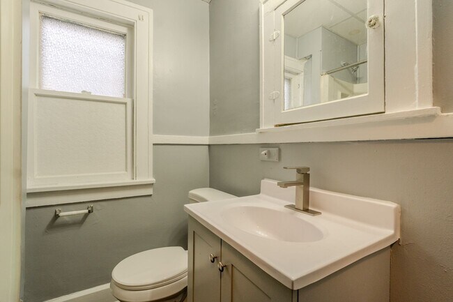 Building Photo - 3394-3396 W 54th St